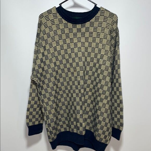 Cream and Black Geometric Crewneck Sweater - Picture 1 of 7